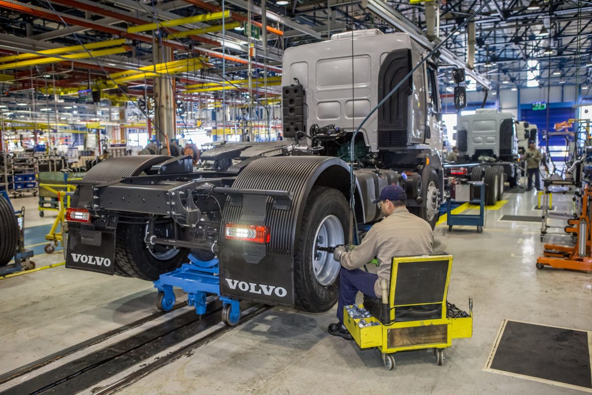 Gigantismo do agro salva setor automotivo