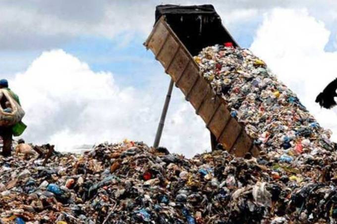 Com avanço lento na reciclagem, metade das cidades ainda tem lixões