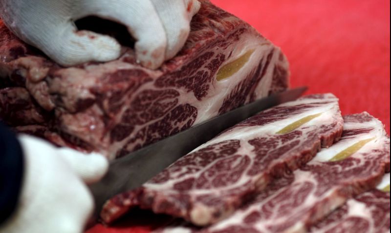 Supermercados europeus boicotam carne brasileira e produtos associados à JBS