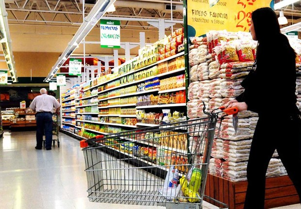 Índice de Preços de Alimentos cai 0,9% em dezembro e tem alta de 28% em 2021, diz FAO