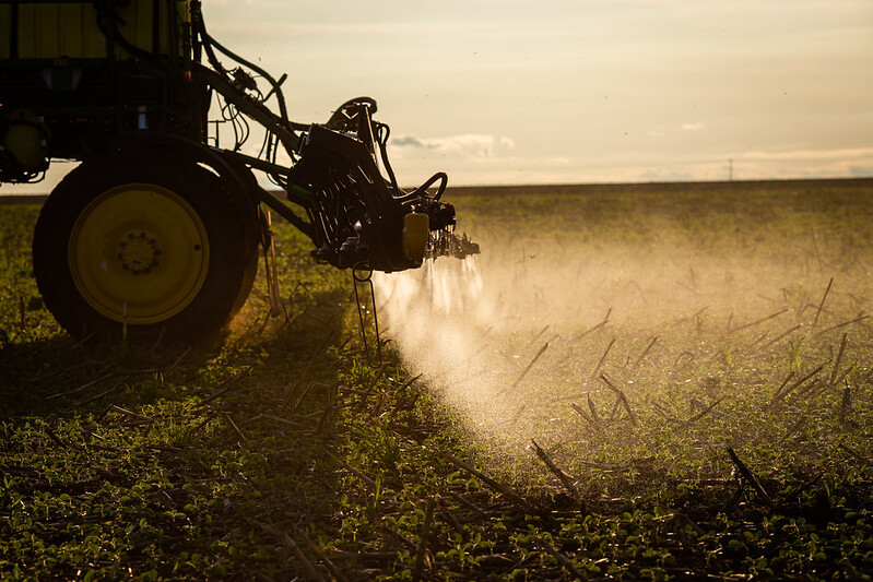 Produtor Rural tem até julho para realizar adequações de tratores para aplicação de defensivo agríciola