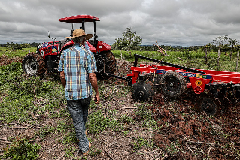 Agricultura demite 148 mil em um trimestre, diz IBGE
