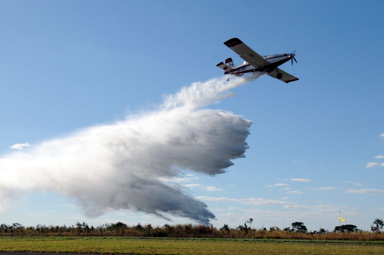 Aviões agrícolas passam a combater incêndios florestais