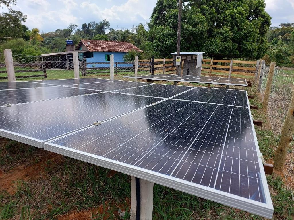 Propriedade rural instala energia solar para economizar 80% em conta de luz