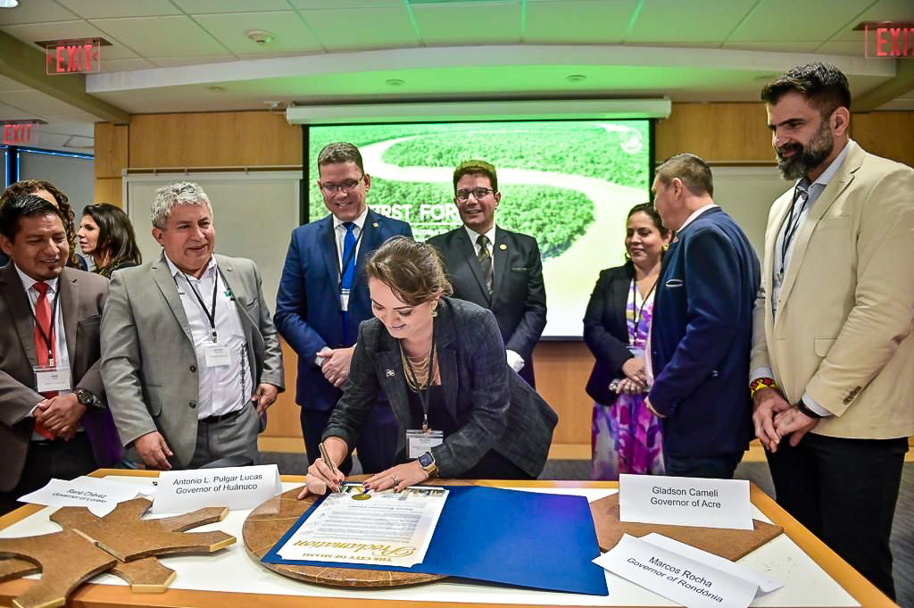 MT assina criação da Câmara de Bioeconomia da Amazônia
