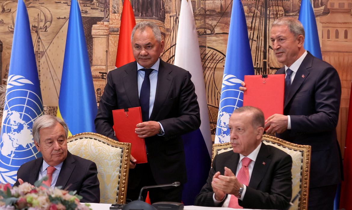 Fim de acordo entre Rússia e Ucrânia deve elevar preço de fertilizantes, milho e trigo