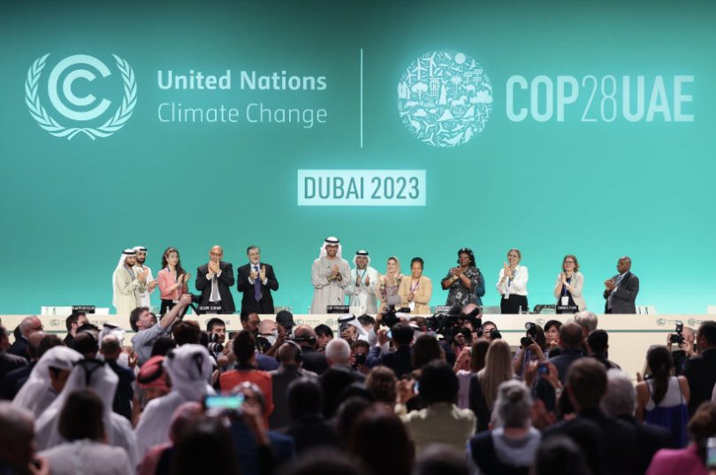 Documento final da COP28 inclui substituição de combustíveis fósseis